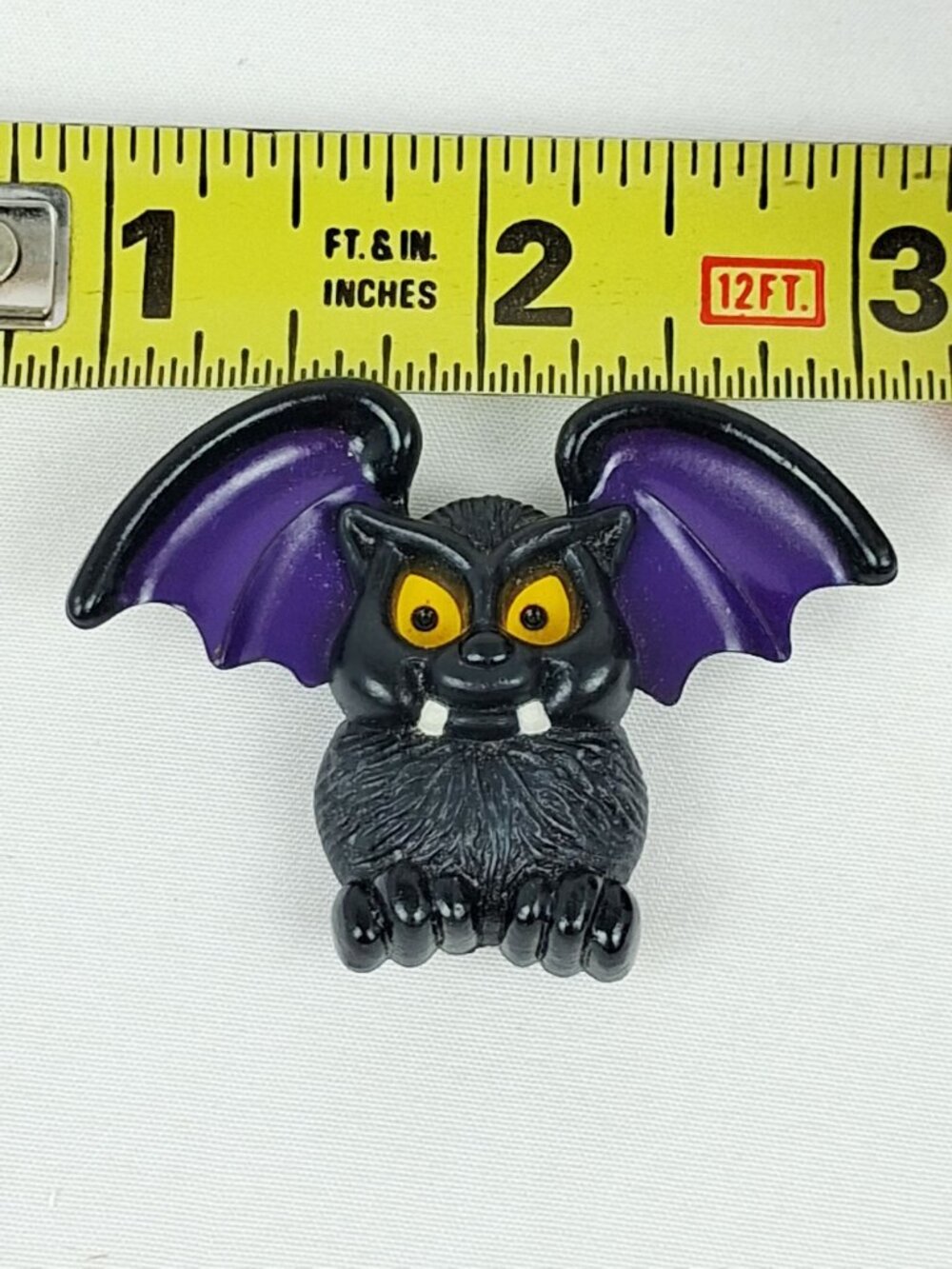 Vintage 1983 Hallmark Bat Pin Brooch With Purple Wings & Yellow Eyes - Picture 3 of 4